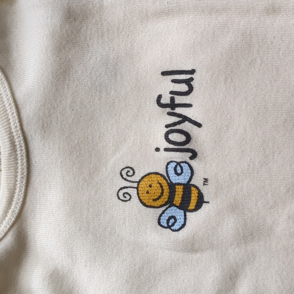 🐝beeXpression Organic Bee Onesie - Picture 2 of 9